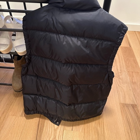 Club Monaco puffer vest - Picture 3 of 5